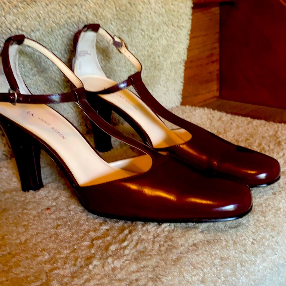 High heel shoes